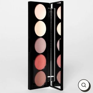 Laritzy Cosmetics Artistry Eyeshadow Palette in Allure